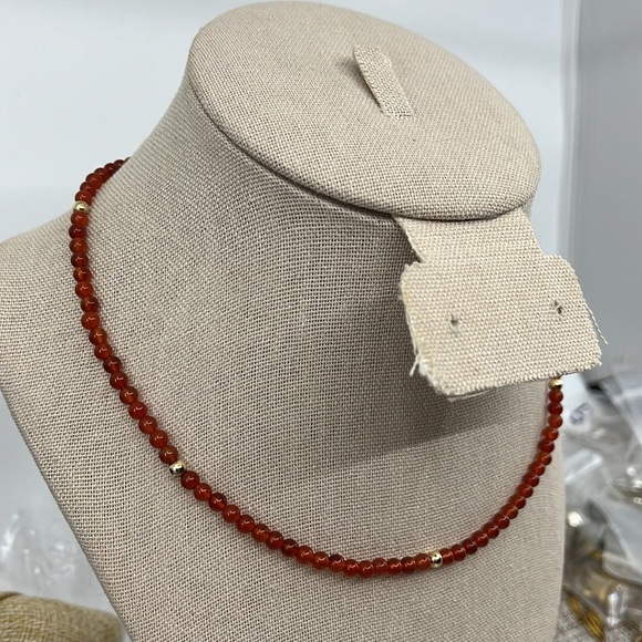 🔴 Vintage Carnelian or Red Coral Beaded Necklace 14k Gold Accents ✨ - Picture 3 of 14